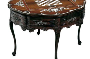 Mesa de quatro tampos