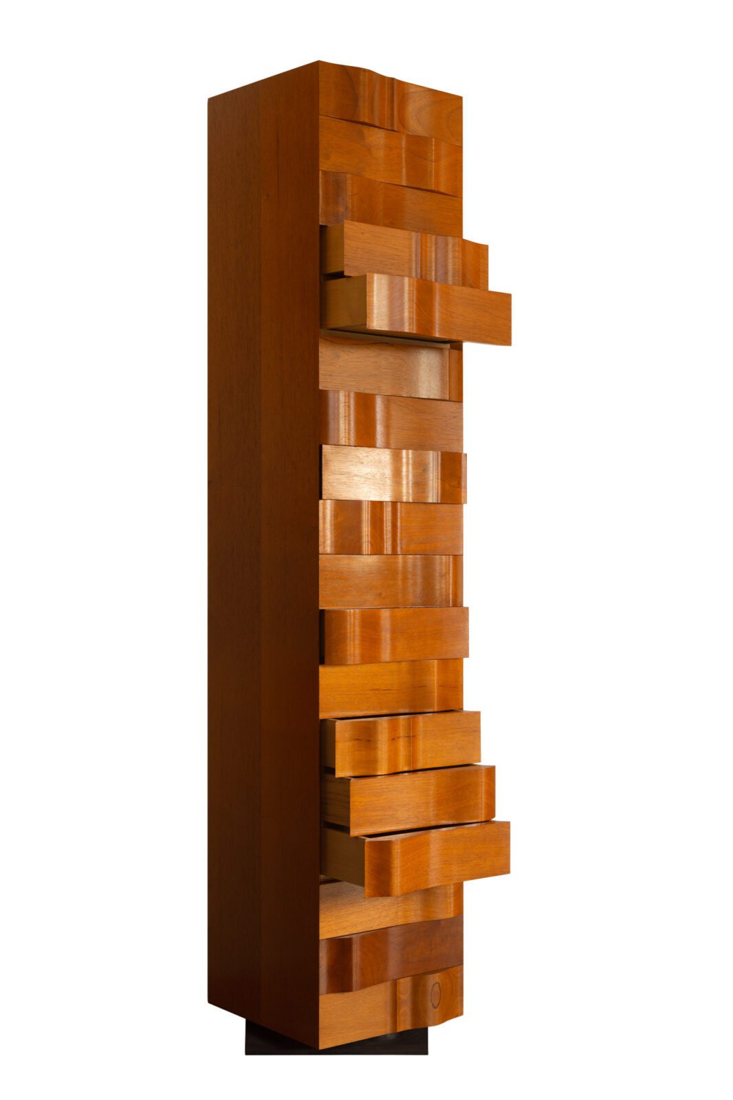 Piece with 18 drawers in Brazilian cedar.