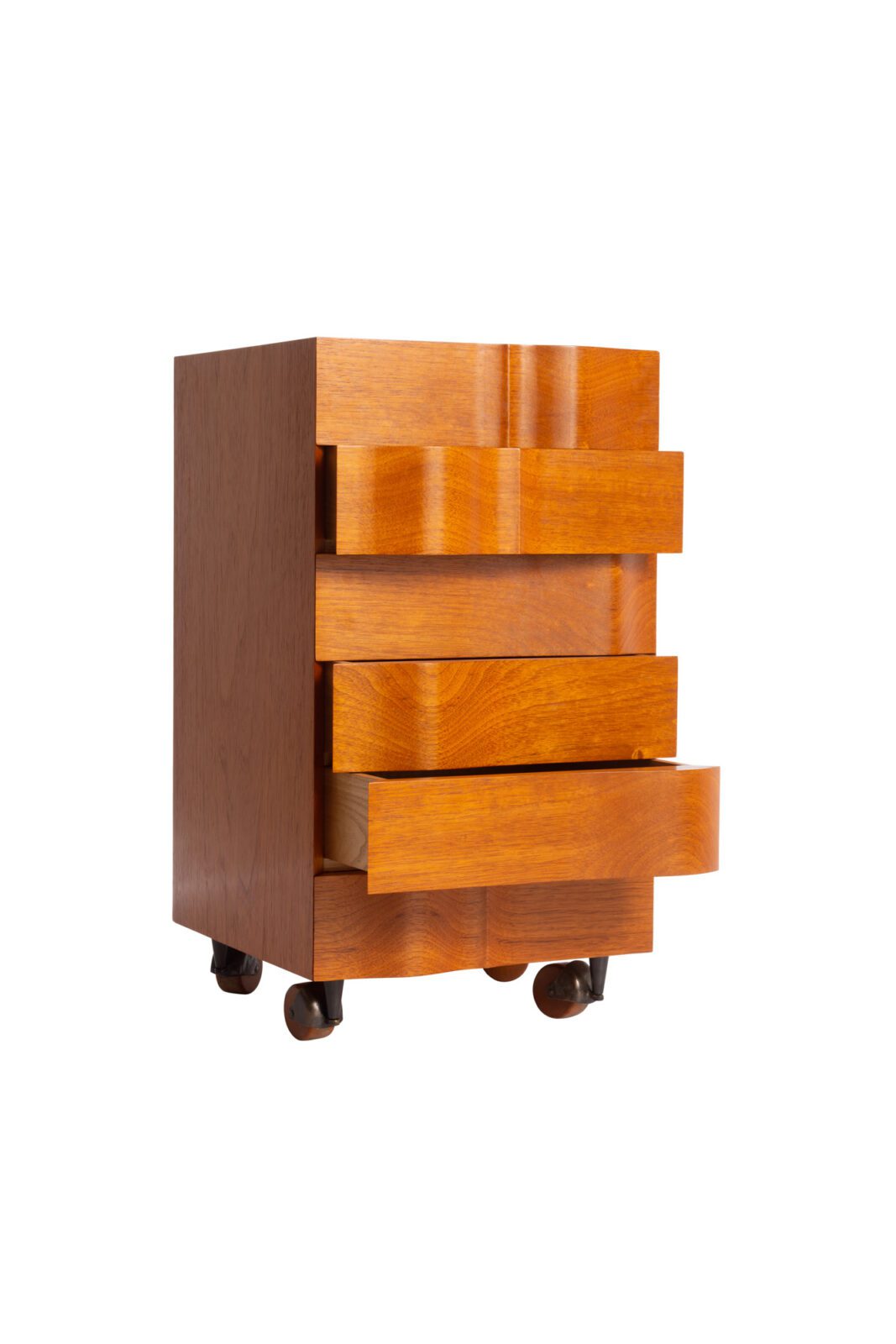 Piece with 6 drawers in Brazilian cedar.